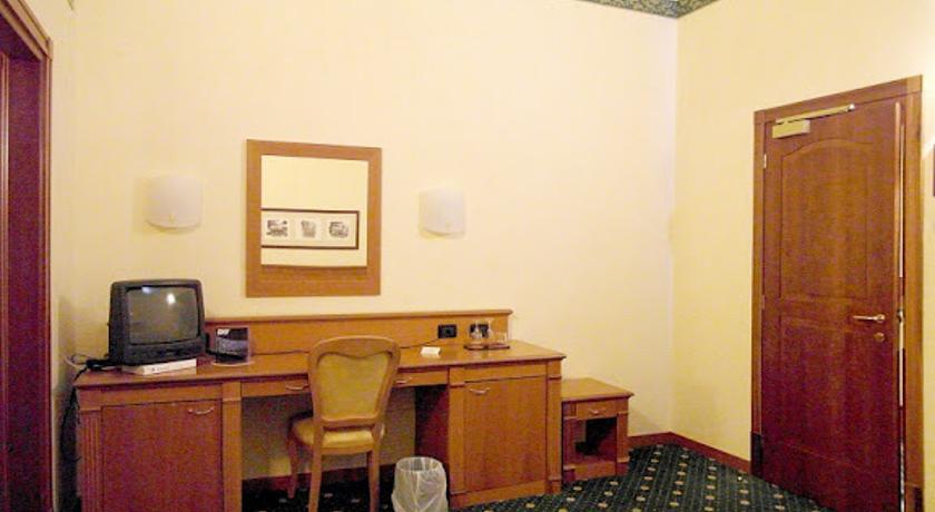 Hotel Villa Vecchia Monte Porzio Catone Экстерьер фото